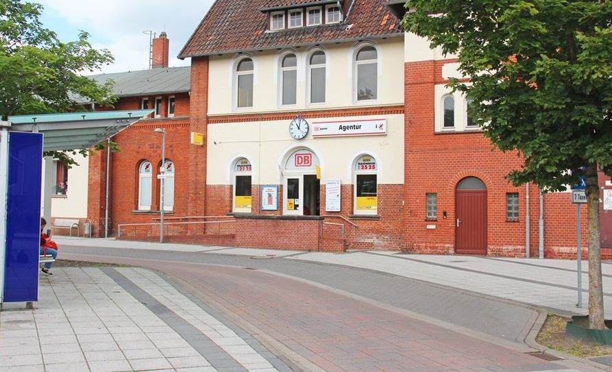 Im Bahnhofsgebäude gibt es ab dem 1. Juli eine neue Tourist-Information, die von den Mitarbeiter*innen der DB Agentur betreut wird. Foto: jm