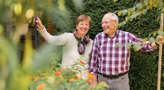 Eine Immobilien-Rente sichert den Verbleib in der vertrauten Umgebung und sorgt zugleich für regelmäßige monatliche Einnahmen - bis zum Lebensende.
 Foto: djd/Deutsche Leibrenten/Sonja Brüggemann
