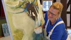 Sonja Sancken ist mit ihrem Werk noch nicht zufrieden. „Da muss ich noch viel Arbeit reinstecken!“  Foto: nek