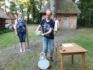 Und Hände desinfizieren