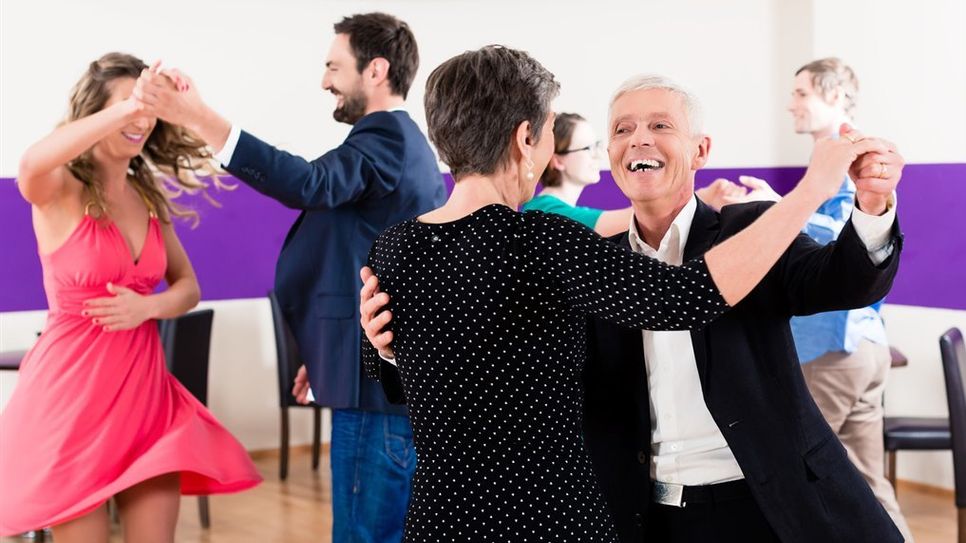 Im aktuellen Kursprogramm des TV Falkenberg finden sich auch neue Tanzkurse für Erwachsene.  Foto: eb