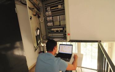 Ohne Strom kein Smart Home - deswegen kann auf Elektroniker für Energie- und Gebäudetechnik nicht verzichtet werden.
Foto: e. gubisch/fotolia/randstad