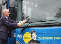 Nun holen einen Worpsweder Künstler*innen nicht mehr bloß metaphorisch, sondern buchstäblich ab und zwar an Bushaltestellen auf der Linie 670.   Fotos: pvio