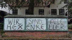 Auch Mimis Erbe, der Raum für Kunst, in Worpswede beteiligt sich an der Aktion „Wir sind alle Hexenkeller“ und zeigt seine Solidarität ganz groß im öffentlichen Schaukasten.  Foto: Mimis Erbe