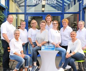 Das Team vom Schuhhaus Michaelis berät seit jeher kompetent und legt großen Wert auf Qualität und Passform   Foto: eb