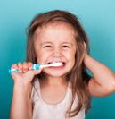 Die Grundregel für mund- und zahngesunde Ernährung im Kindes- und Jugendalter lautet: Zucker nur in geringen Mengen.