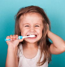 Die Grundregel für mund- und zahngesunde Ernährung im Kindes- und Jugendalter lautet: Zucker nur in geringen Mengen.