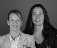 Oben: Die neu gestalteten Wände hinter den neuen Warenträgern. Links: Die neue Damenwäscheebene im Modehaus. Rechts: Die vierte Generation Kammann, Janine und Alica.