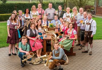 Die Kehdinger Blasmusikanten gastieren in einer kleineren Formation in der Festhalle Kutenholz.
Foto: eb