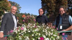 V.l.n.r.: Stefan Horeis (Sparkasse Rotenburg Osterholz), Frank Wiesner (Stadtverwaltung), Frieder Lüße (Stadtverwaltung).  Foto: Sonja Sancken