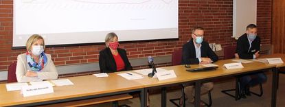 Informierten über den Corona-Ausbruch: Heike Ostrowski (v. li.), Carmen Menzel, Gerd Hachmöller und Dr. Torsten Lühring vom Landkreis Rotenburg Foto: ue