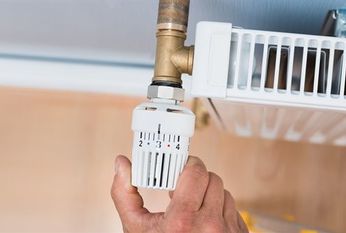 Rund 60 Prozent der Heizungen in Deutschland arbeiten ineffizient. Damit das nicht unentdeckt bleibt, bietet die Kampagne „clever heizen!“ kostengünstige Heizungschecks und Beratung. Interessierte können sich dafür bis zum 30. November anmelden.   Foto: AdobeStock