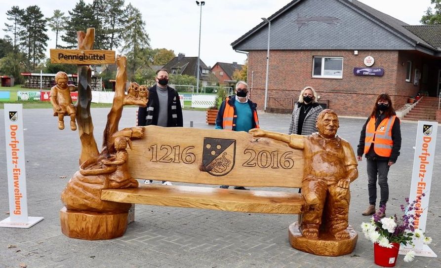 Markus Hellmers (2. Vorsitzender), Reinhard Müller (Kassenwart), Martina de Wolff (1. Vorsitzende und Ortsvorsteherin) sowie Silke Klezath-Ottke (Schriftwartin) vom Verein „PRO Pennigbüttel e.V.“. Foto: akl
