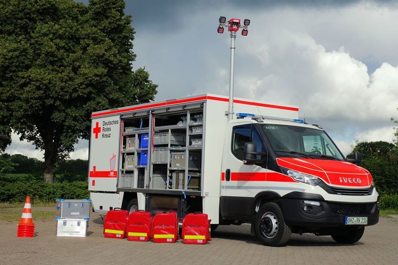 Viel Material für Großeinsätze an Bord: Der neue Gerätewagen des DRK ist einsatzbereit. Foto: eb