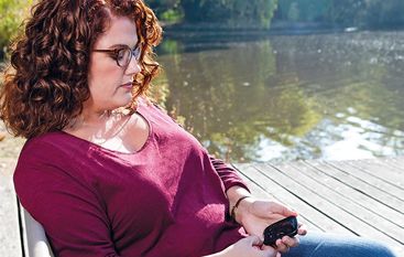 Menschen mit einer intensivierten Insulintherapie sollten ihren Blutzucker durchschnittlich vier bis sieben Mal pro Tag messen. Foto: djd/accu-check.de