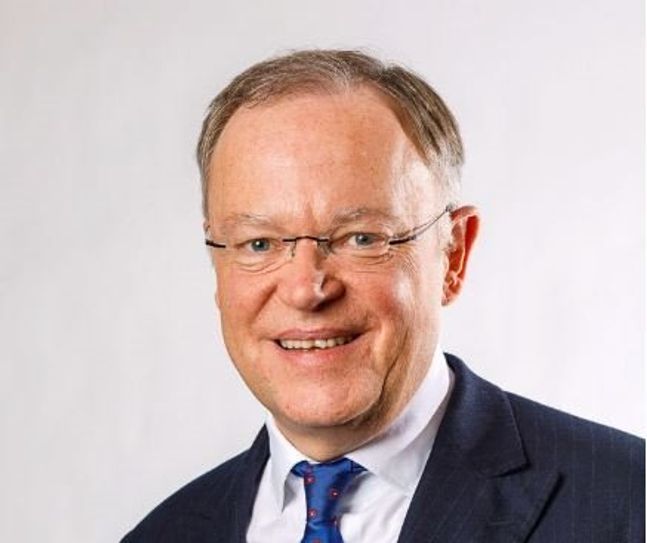 Niedersachsens Ministerpräsident Stephan Weil sprach per Videokonferenz mit Gewerbetreibenden und Vereinsmitgliedern aus Schwanewede. Foto: Niedersächsische Staatskanzlei/Philipp von Ditfurth