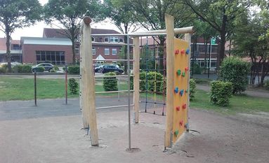 Die Volksbank Osterholz Bremervörde verlost zum Jahresende mehrere Klettergerüste für öffentliche Spielplätze. Vorschläge für Wunschspielplätze können auf der Homepage der Bank eingereicht werden. Foto: eb