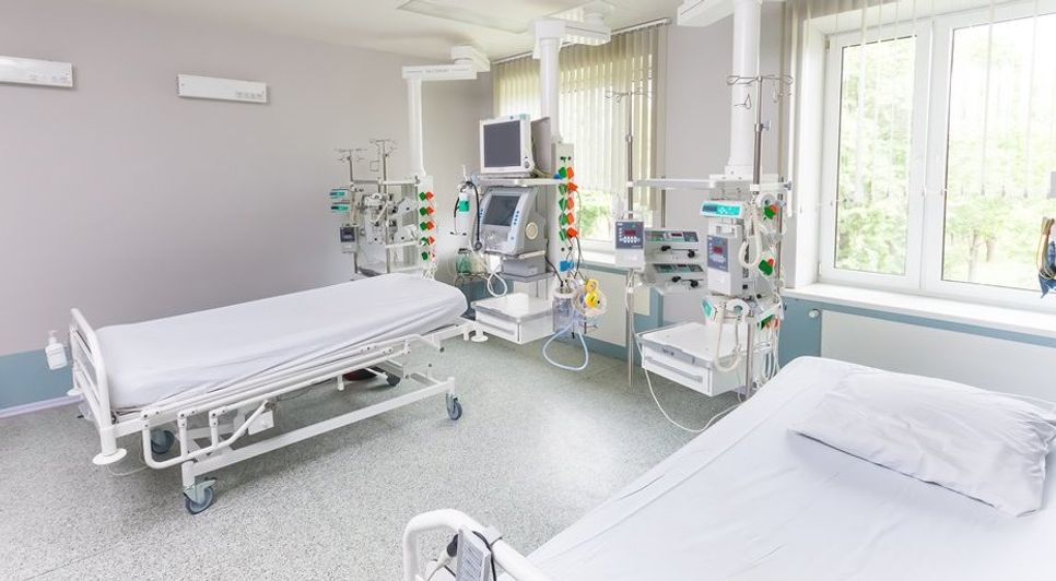 In den Krankenhäusern in der Region ist aktuell noch ausreichend Platz für Covid-19-Patient*innen. Foto: Adobe Stock/Elroi