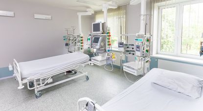 In den Krankenhäusern in der Region ist aktuell noch ausreichend Platz für Covid-19-Patient*innen.  Foto: Adobe Stock/Elroi