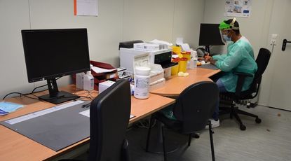 Im neu eingerichteten Containment-Cencter in Osterholz-Scharmbeck sollen symptomfreie Personen aus Bildungs- und Pflegeeinrichtungen auf das Coronavirus getestet werden.  Foto: eb