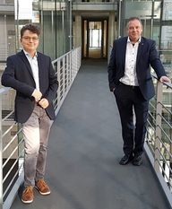 Philipp Hartmann (links) mit Andreas Mattfeldt in Berlin. Foto: eb