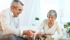 Um in Form zu bleiben, braucht das Gehirn eine gute Versorgung und regelmäßiges Training.
 Foto: djd/Telcor Forschung/pressmaster - Fotolia