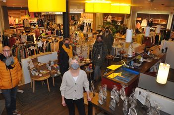 Das Team vom Modehaus Schlüter in Gnarrenburg hat sich viele tolle Aktionen für die Kund*innen überlegt. Foto: eb