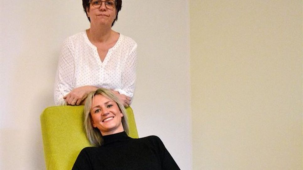 Entspannen und wohlfühlen sollen sich die Tagespflegegäste von Britta Grohnert-Könke und Wendy Admiraal