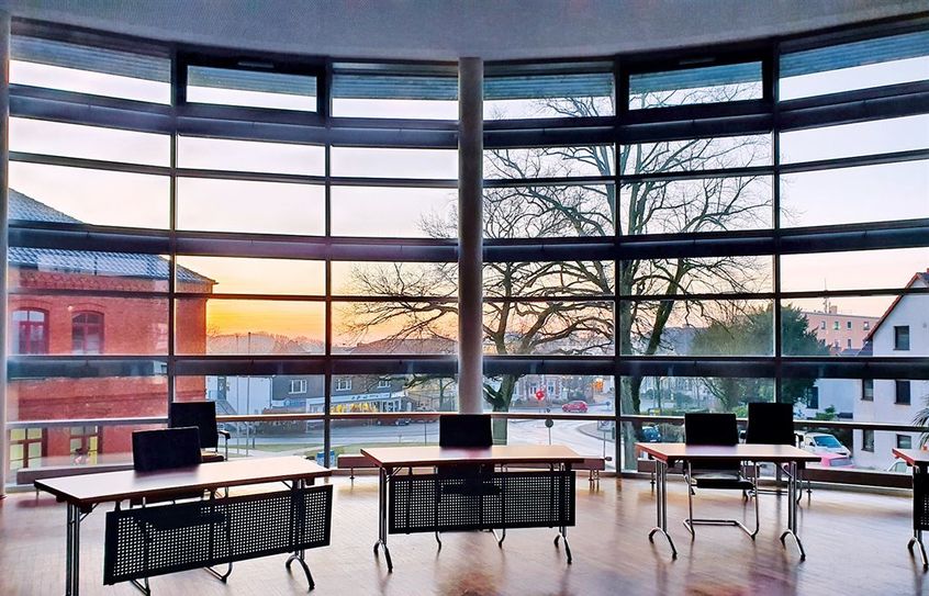 Im Rathaus hat man sich nicht zum letzten Pressegespräch des Jahres getroffen: Erstmals würde der Rück- und Ausblick des Rathauses virtuell abgehalten.   Foto: nek
