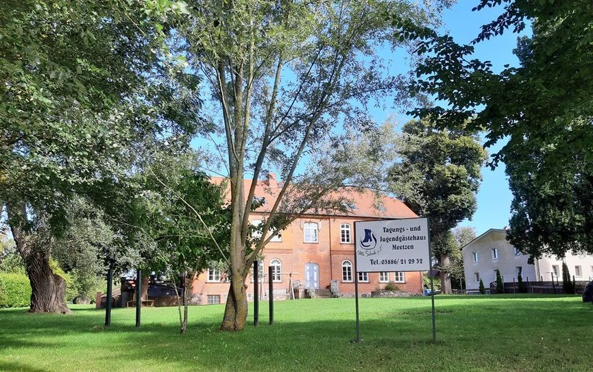 Die Jugendbildungsstätte „Alte Schule“ in Meetzen soll Ziel der Ferienfreizeit im Sommer sein. Foto: eb