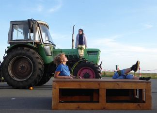 Auch in diesem Jahr möchte das Jugendtheater-Projekt „WildwuX“ mit einem Straßentheaterstück auf Tournee gehen.  Foto: eb
