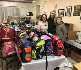 In Osterholz-Scharmbeck gesammelt, in Siebenbürgen in Rumänien angekommen: 100 Schulranzen. Foto:eb