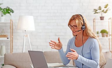 Die Umschulungen können auch von zu Hause aus in der Virtuellen Online Akademie absolviert werden, ein großer Vorteil gerade angesichts der Corona-Pandemie.
Foto: djd/www.ibb.com/Prostock-studio - stock.adobe.com