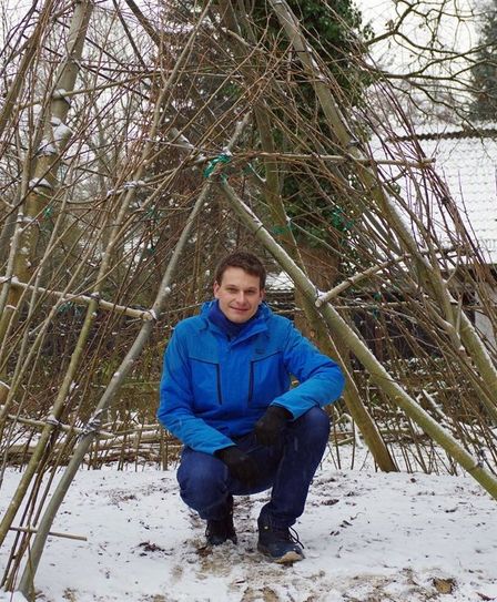 Ein Tipi aus jungen Weidenbäumen und ein Fledermausbeet sind in den letzten Monaten bereits als neue Elemente im Kita-Garten hinzugekommen.  Foto: lse