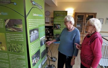 Die Bewohnerinnen freuen sich über die Abwechslung in der Seniorenresidenz. Foto: Uwe Schlegelmilch