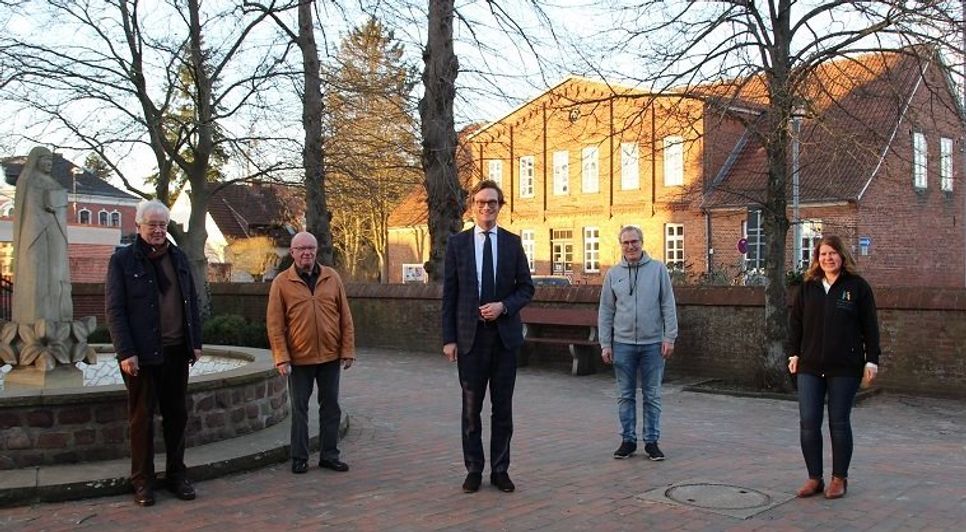 V.l.n.r.: Franz-Peter Montforts, Detlef Stormer, Kristian W. Tangermann, Jan van den Hoogen, Yvonne Ahmed-von Maurich.  Foto: Regine Moll
