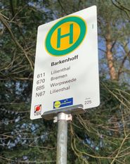 Die ehemalige Bushaltestelle „Ostendorf“ heißt jetzt „Barkenhoff“. Nun soll der Unterstandt künstlerisch umgestaltet werden. Foto: an