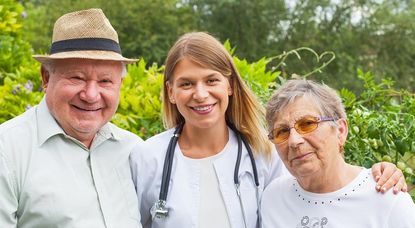 Regionale Gesundheitszentren sollen die medizinische Versorgung auf dem Land verbessern. Deren Basis bilden die regionalen Hausärt:innen. Foto: adobestock/Ocskay Mark