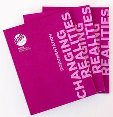 Frisch aus dem Druck: die 100 Seiten starke RAW Dokumentation.
