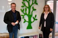 Architekt Torsten Stelling mit Kita-Leiterin Anke Niemeyer. Fotos: rgp