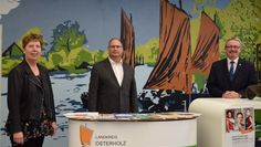 Von links: Heike Schumacher, Dr. Boris Fiege und Bernd Lütjen.  Foto: eb