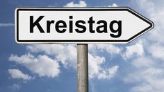 Diskutiert wurde in der Kreistagssitzung u.a. darüber, welche Richtung soll die Kreisentwicklung nehmen soll.  Bild:adobestock/gehkah