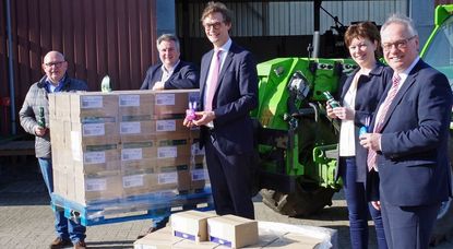 Palettenweise Süßigkeiten kann der DRK-Kreisverband dank einer Spende von Nestlé an soziale Einrichtungen im Landkreis verteilen. Foto: eb