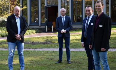 Landrat Hermann Luttman (2. v. li.) mit den Amtsleitern Frank Thies (v. li.), Marcus Oberstedt und Christoph Kundler.  Foto: eb