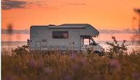 Abbildung 2: Wer an alles denkt, kann sich auf einen traumhaften Campingurlaub freuen. Bildquelle: @ Kristaps Ungurs / Unsplash.com
