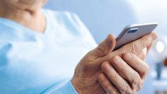 Senioren sollten besonders vorsichtig sein, wenn vermeintliche Bankmitarbeiter oder Polizisten anrufen. Oftmals handelt es sich dabei um Betrüger.
 Foto: djd/Targobank/Evrymmnt - stock.adobe.com