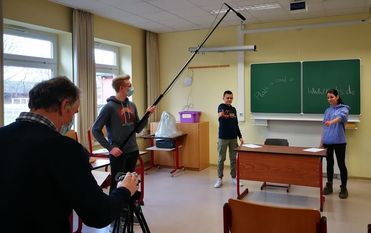 Schüler:innen aus Oerel machen auf die Plattdeutsche Sprache aufmerksam. Foto: eb