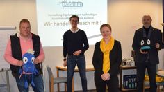 Von links: Bundestagsabgeordneter Andreas Mattfeldt, Lilienthals Bürgermeister Kristian Tangermann, Mara Jekosch und Ingo Wendelken (Initiative Mobilität).  Foto: eb