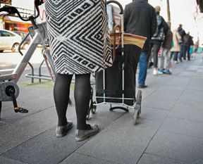 Erst einmal für einen Test anstehen, bevor man einen Schlüpfer kaufen gehen kann. Das kritisiert Hanjo Postels vom WIR-Gnarrenburg.