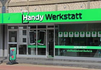 Express-Service für Mobilreparaturen: Wer sein kaputtes Smartphone morgens in der Handywerkstatt vorbeibringt, kann es meistens schon am selben Abend mit neuem Display oder Akku wieder abholen.